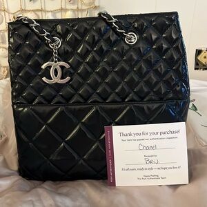Chanel Matelasse Black Patent leather Quilted Tote Bag